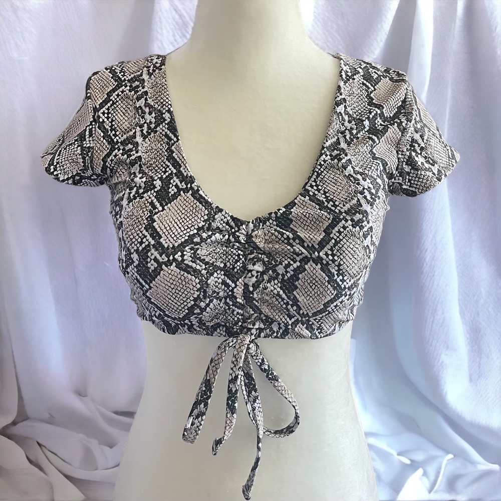 MIZAFUL Zaful Swimwear Crop Top Size 6/M See Tag Snake Print Removable Padding